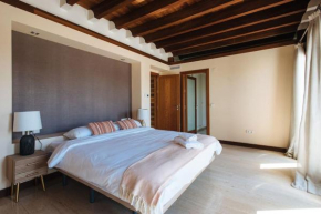 Rabadan Brand New Amazing House with Terrace Parking, Seville